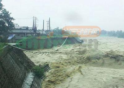 全国多地普降暴雨 暴雨蓝色预警发布